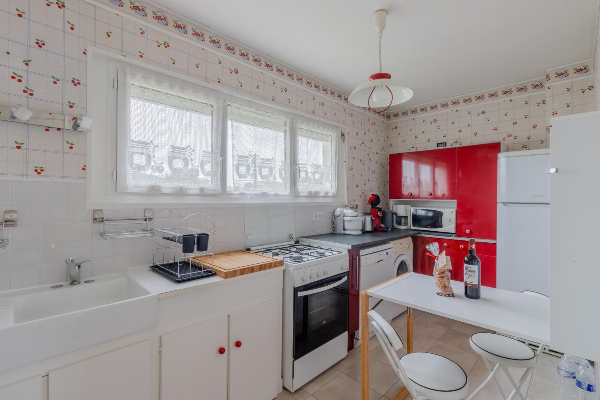 Lumineux, Bien Situe Et Tres Calme + Parking Prive Le Bugue Exterior foto